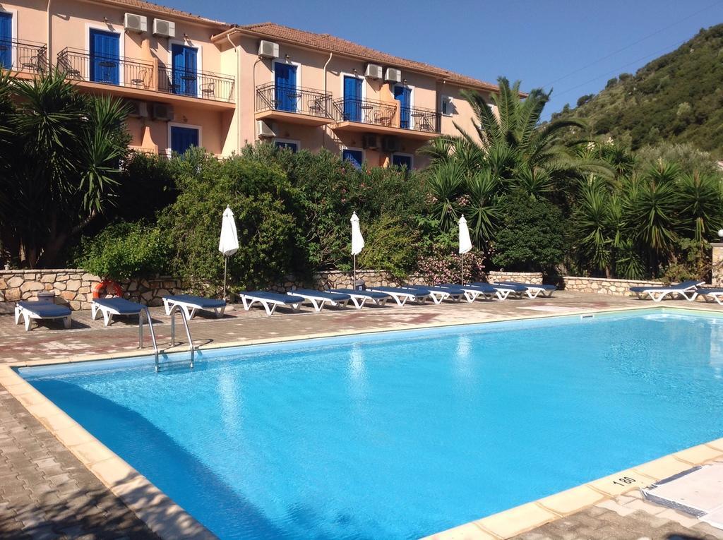 Hotel Nostos Frikes Exteriér fotografie