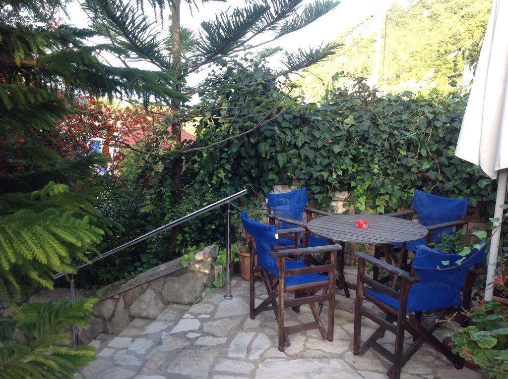 Hotel Nostos Frikes Exteriér fotografie