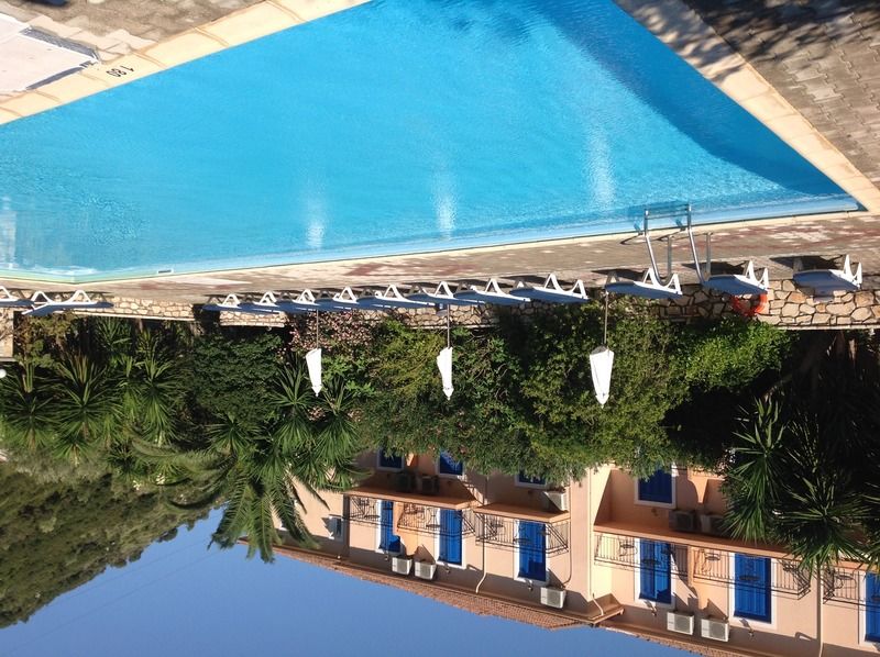 Hotel Nostos Frikes Exteriér fotografie